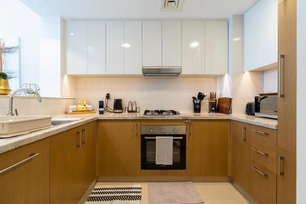 Prestige Living 1Br With Full Burj Khalifa View By Auberge ドバイ エクステリア 写真