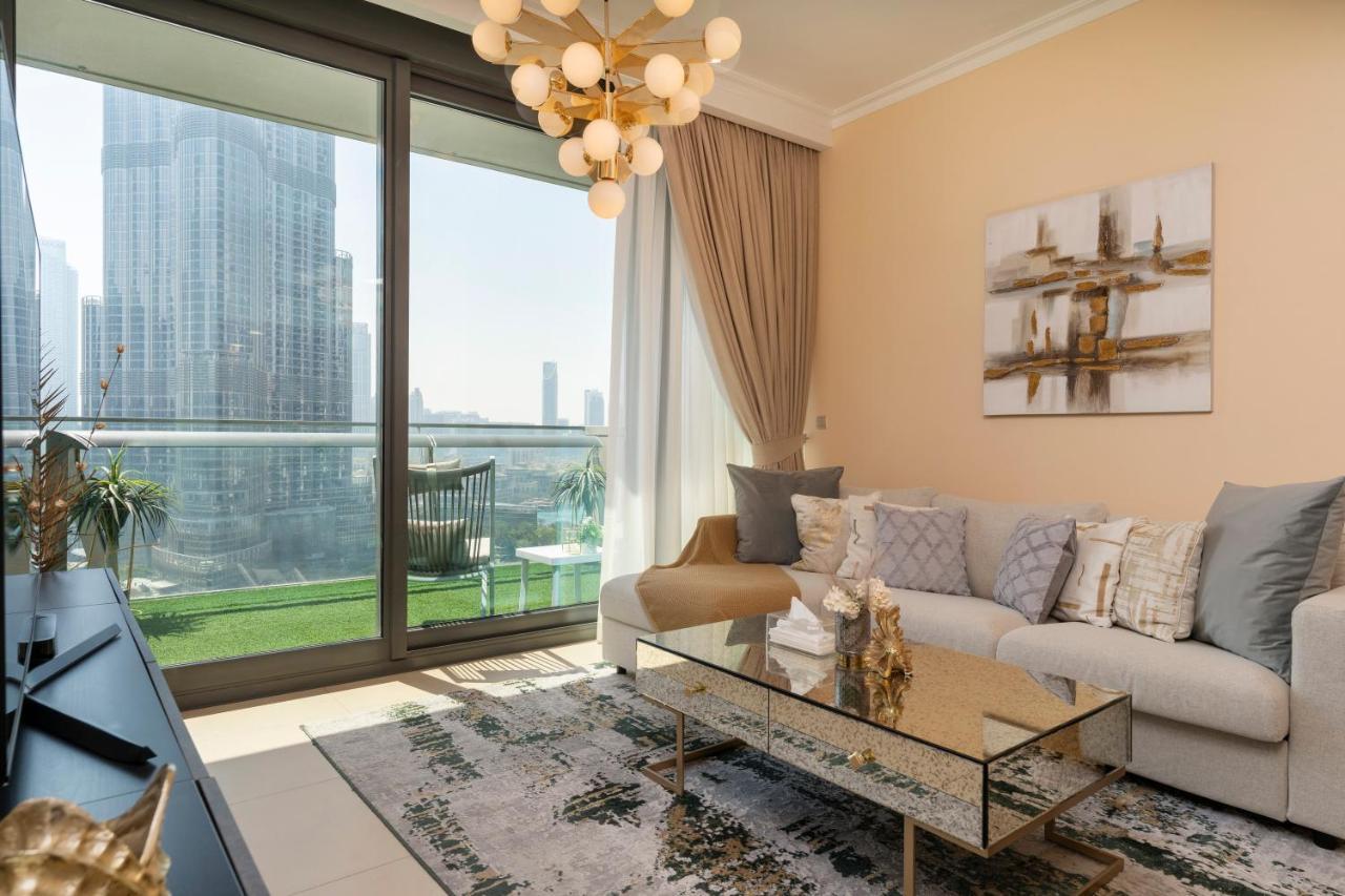 Prestige Living 1Br With Full Burj Khalifa View By Auberge ドバイ エクステリア 写真