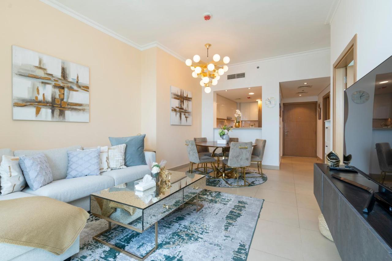 Prestige Living 1Br With Full Burj Khalifa View By Auberge ドバイ エクステリア 写真