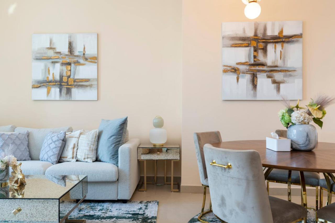 Prestige Living 1Br With Full Burj Khalifa View By Auberge ドバイ エクステリア 写真