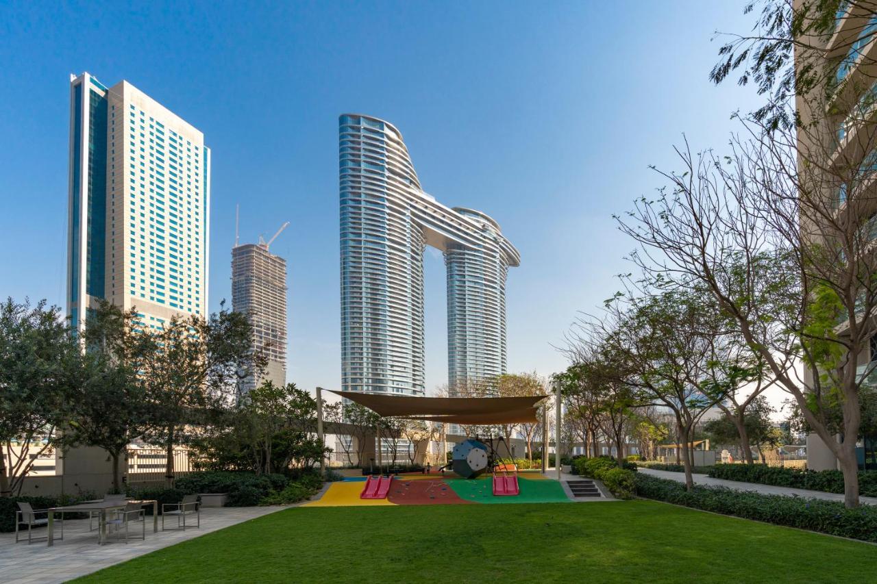 Prestige Living 1Br With Full Burj Khalifa View By Auberge ドバイ エクステリア 写真