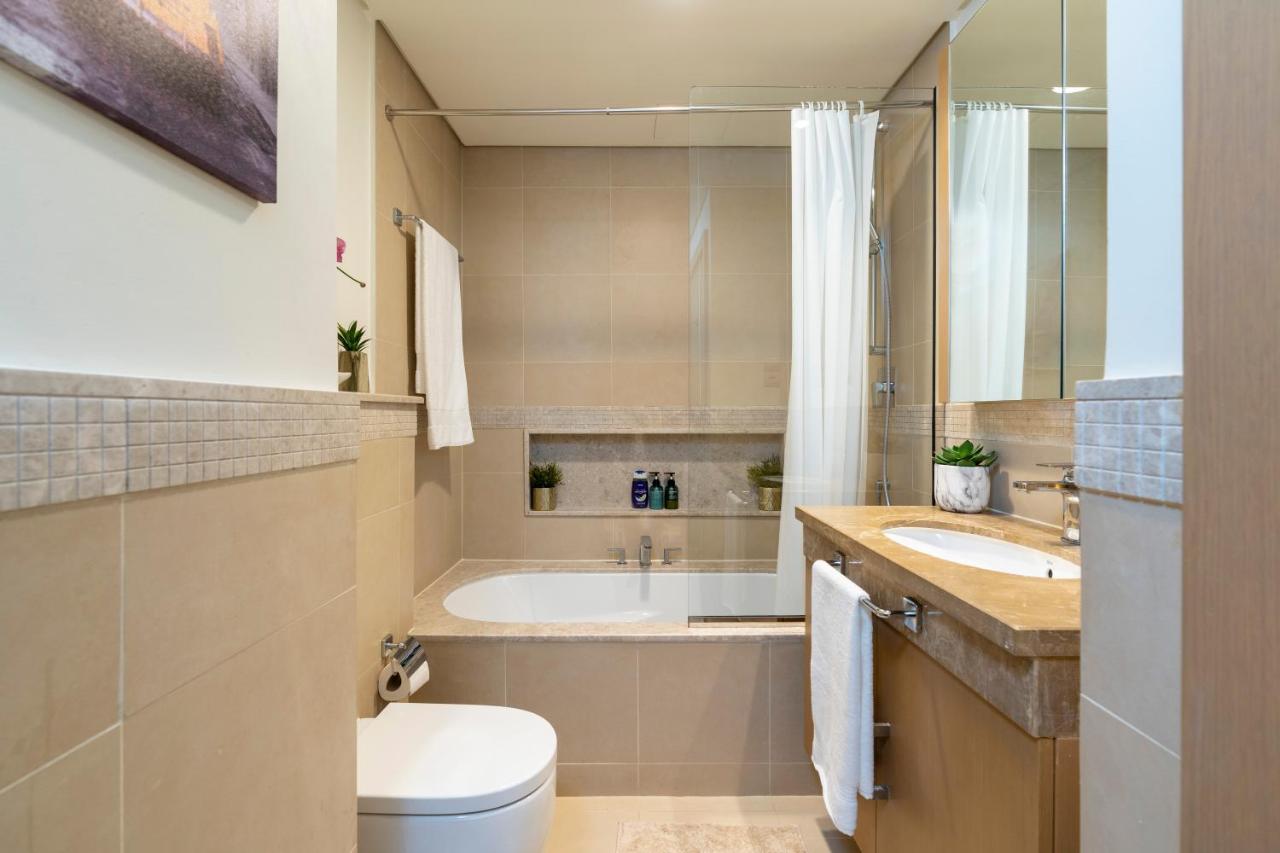 Prestige Living 1Br With Full Burj Khalifa View By Auberge ドバイ エクステリア 写真