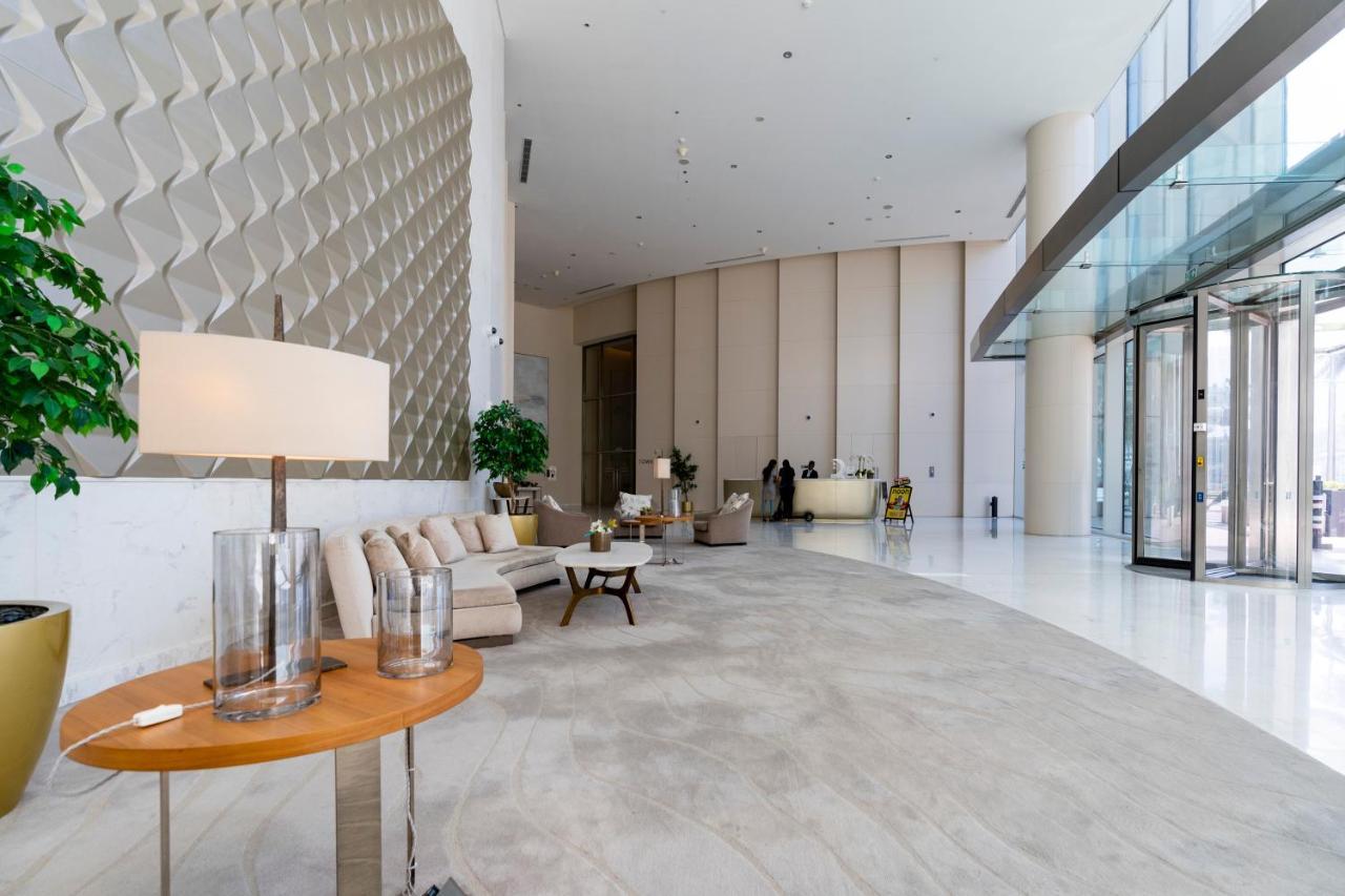 Prestige Living 1Br With Full Burj Khalifa View By Auberge ドバイ エクステリア 写真